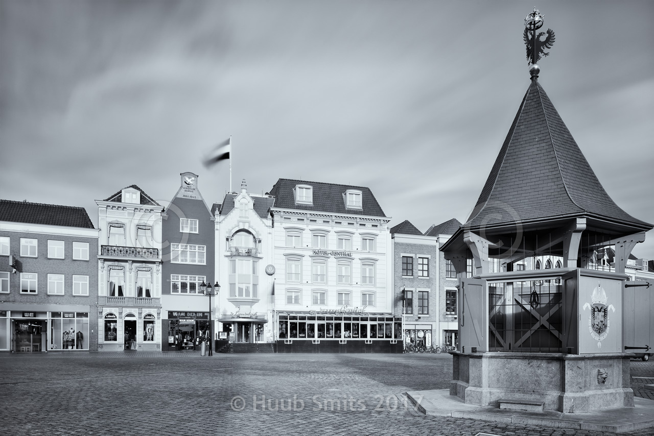 Markt met puthuis | cityscapes Den Bosch / 's-hertogenbosch