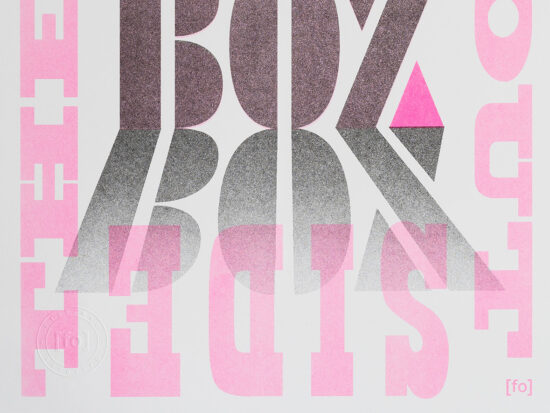 detail risoprint Pink outside the box